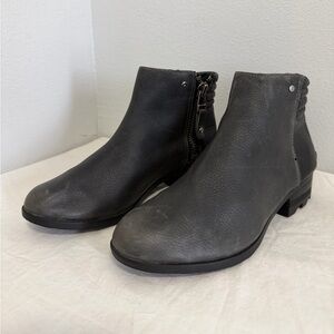 Sorel Danica booties gray leather zip side size 9
